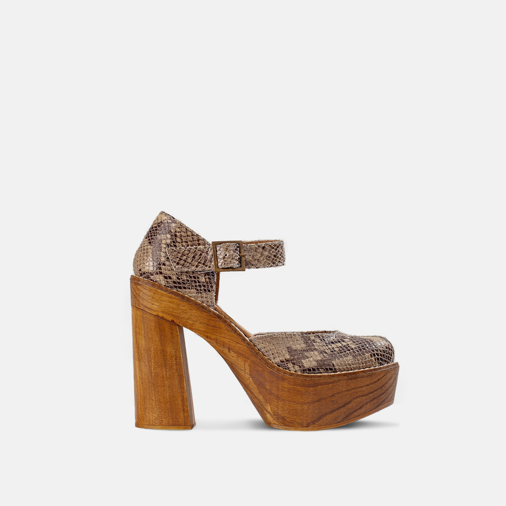 Carela Shoes